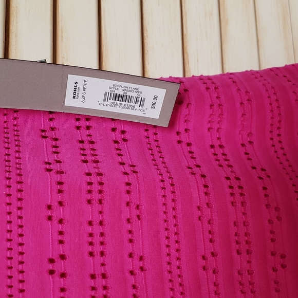 EYELET look top - Picture 3 of 4